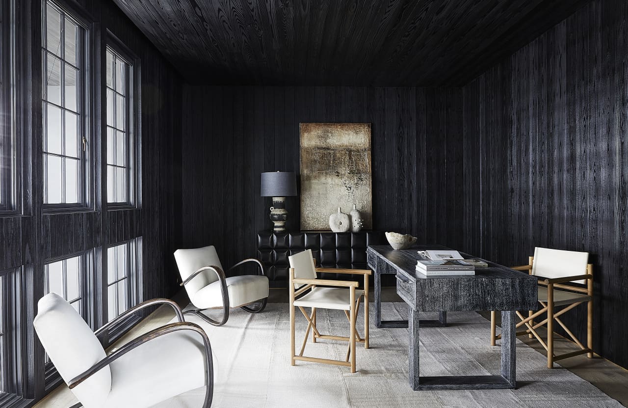 Jeffrey Dungan, founder and creative director at Jeffrey Dungan Architects in Mountain Brook, Alabama, prefers to apply the technique inside a home for a dark and moody vibe. William Abranowicz