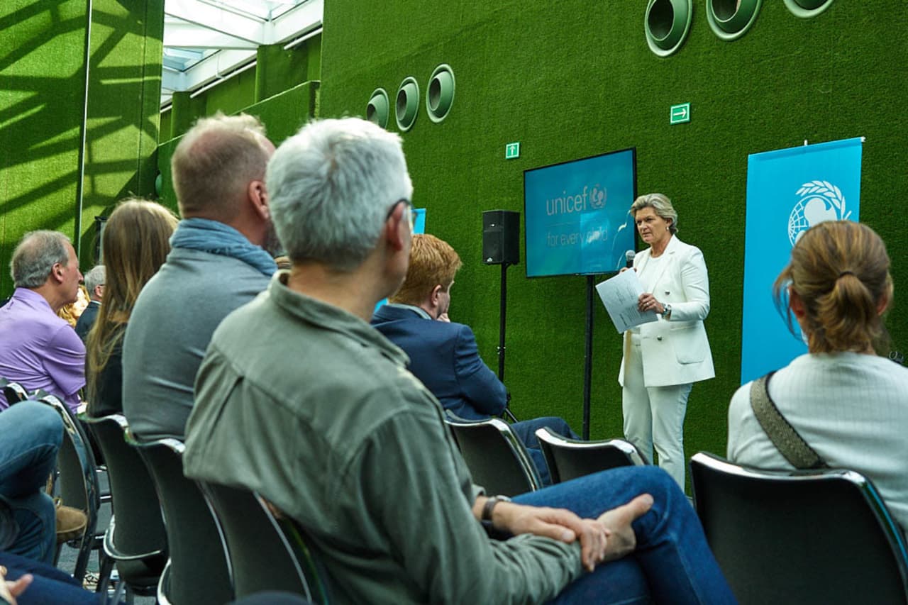 Outgoing Unicef International Council Chair Maria Ahlström-Bondestam gives a speech during the group’s 2023 symposium in Mexico City.
© UNICEF/UNI517576/Diaz